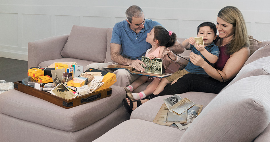 Miami, Florida family enjoying photos together