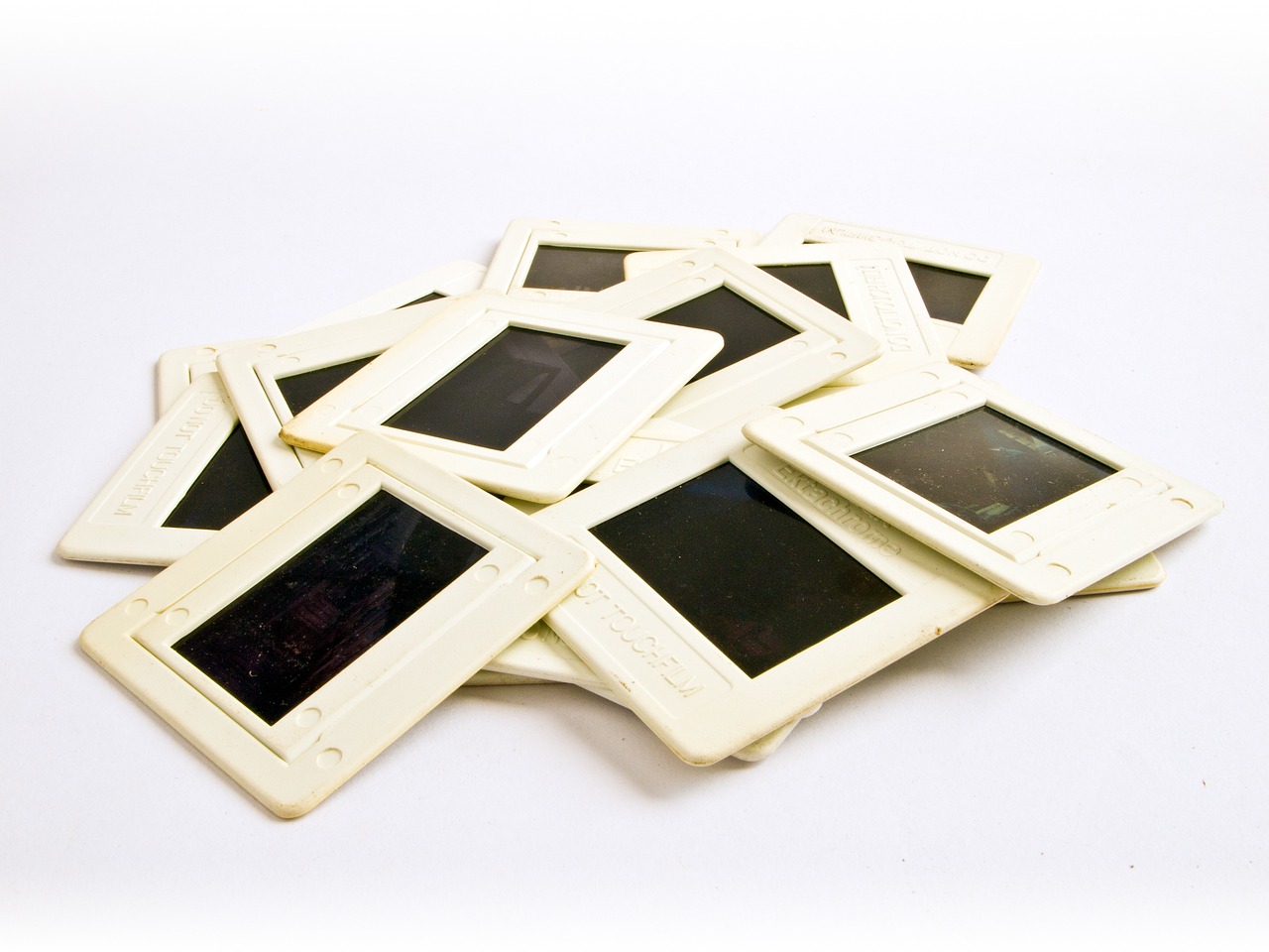 Method 2: Microfiber Cloth - How to Clean 35mm Slides Safely at Home 